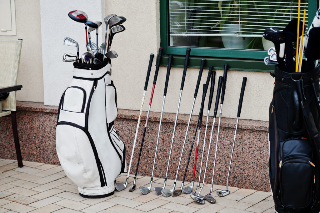 Golf bag delivered to hotel – best way to travel with golf clubs